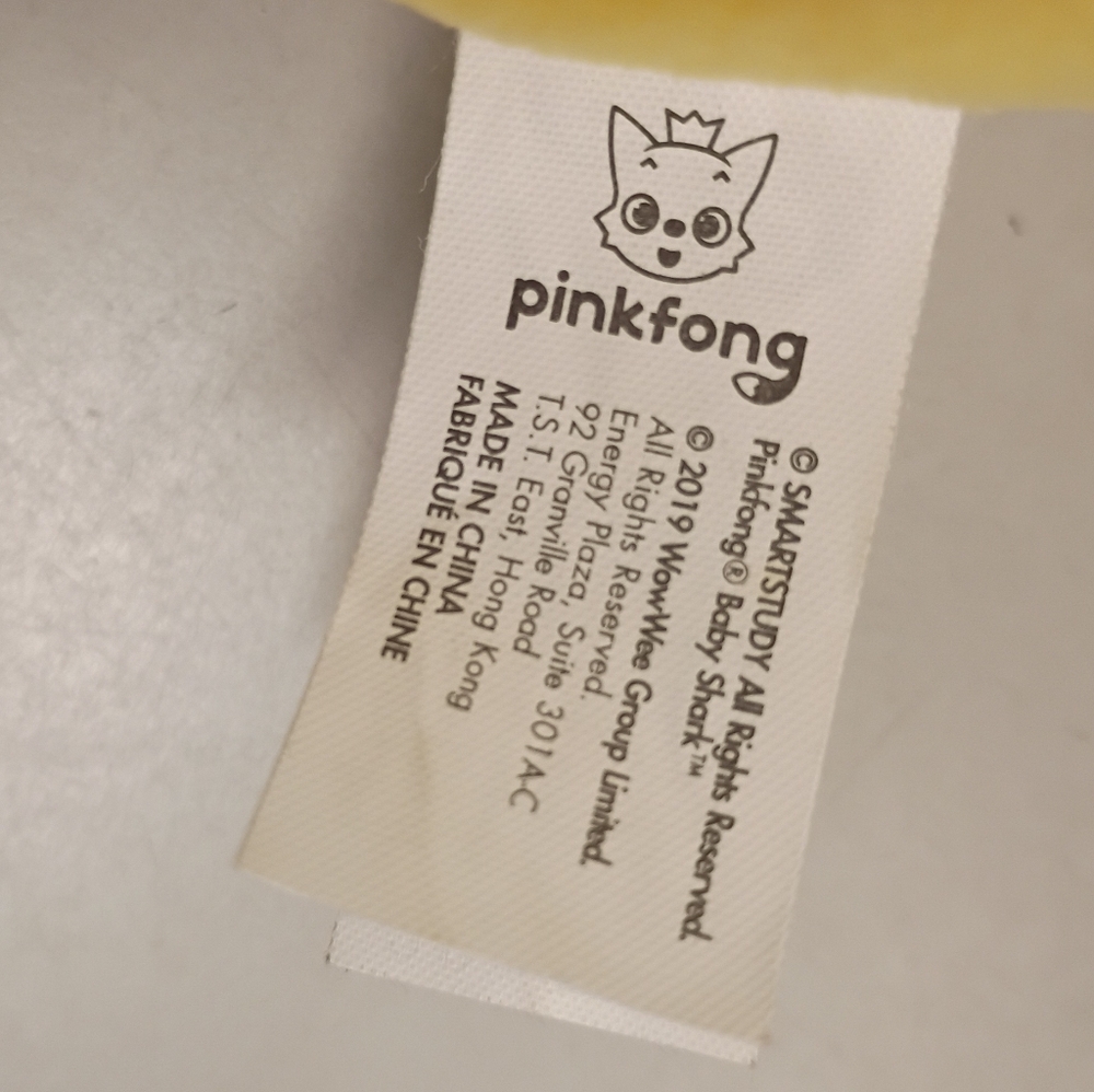 Pinkfong Yellow Shark Plush - Picture 2 of 4